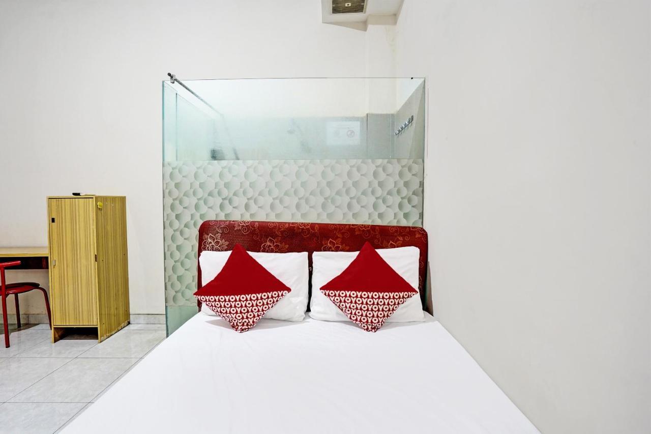 Oyo Life 92190 Arya Guest House Tulungagung Εξωτερικό φωτογραφία