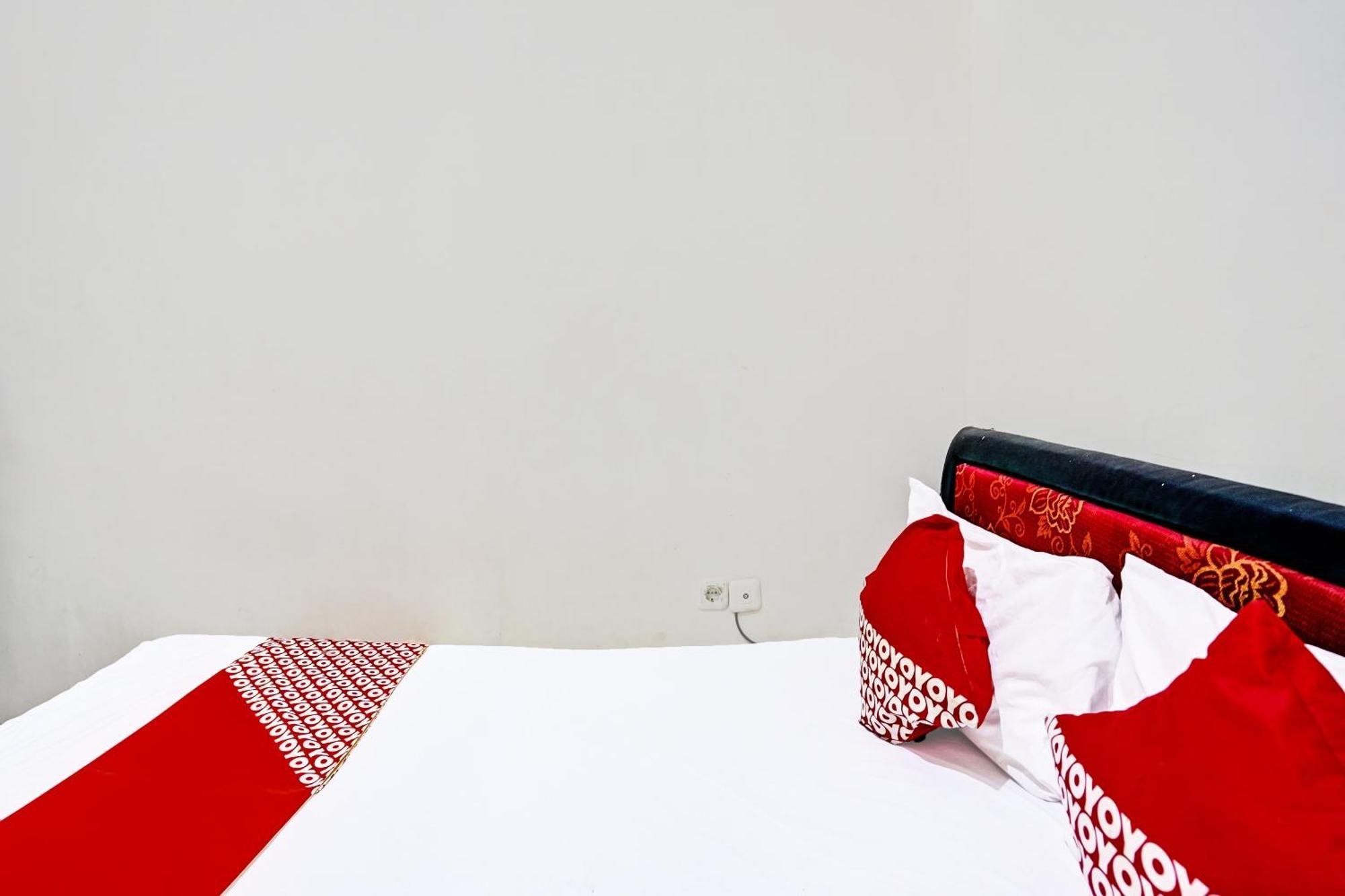 Oyo Life 92190 Arya Guest House Tulungagung Εξωτερικό φωτογραφία