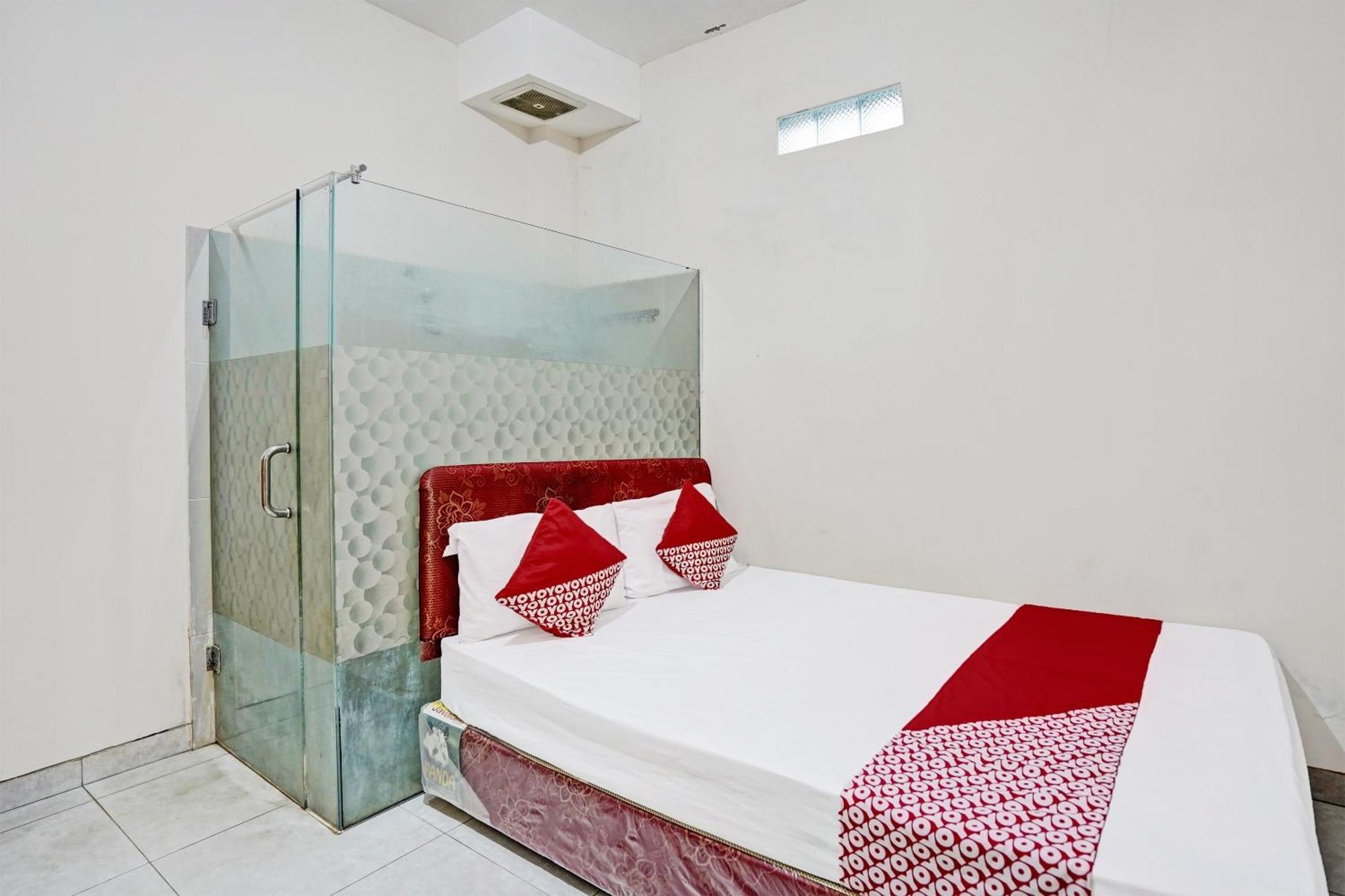 Oyo Life 92190 Arya Guest House Tulungagung Εξωτερικό φωτογραφία